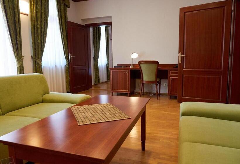 Hradná Stráž Hotel&apartments S Privátnym Wellness