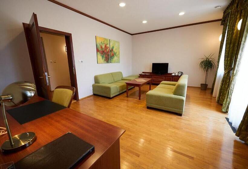 Hradná Stráž Hotel&apartments S Privátnym Wellness