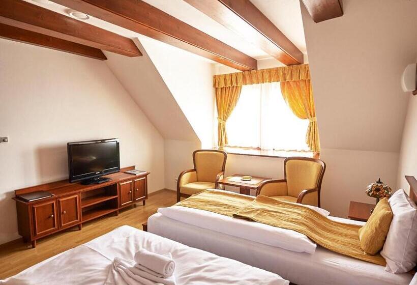 Hradná Stráž Hotel&apartments S Privátnym Wellness
