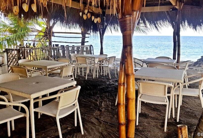 Mike's Dauin Dive Resort