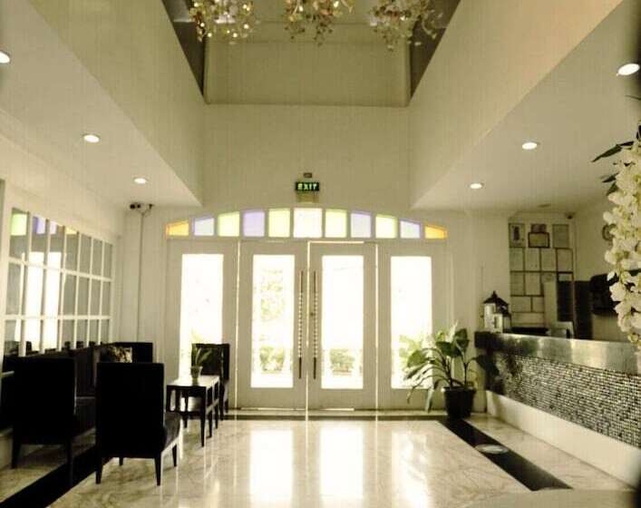 استراحتگاه Fiesta Garden Hotel By Sms Hospitality