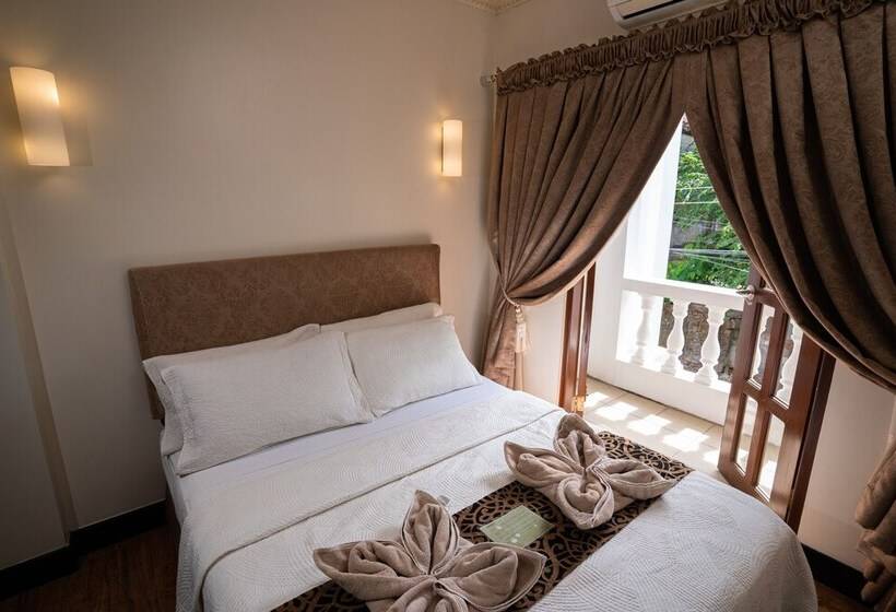 West Loch Park Hotel Vigan