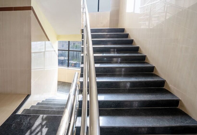 Itsy Hotels Vijaya Residency