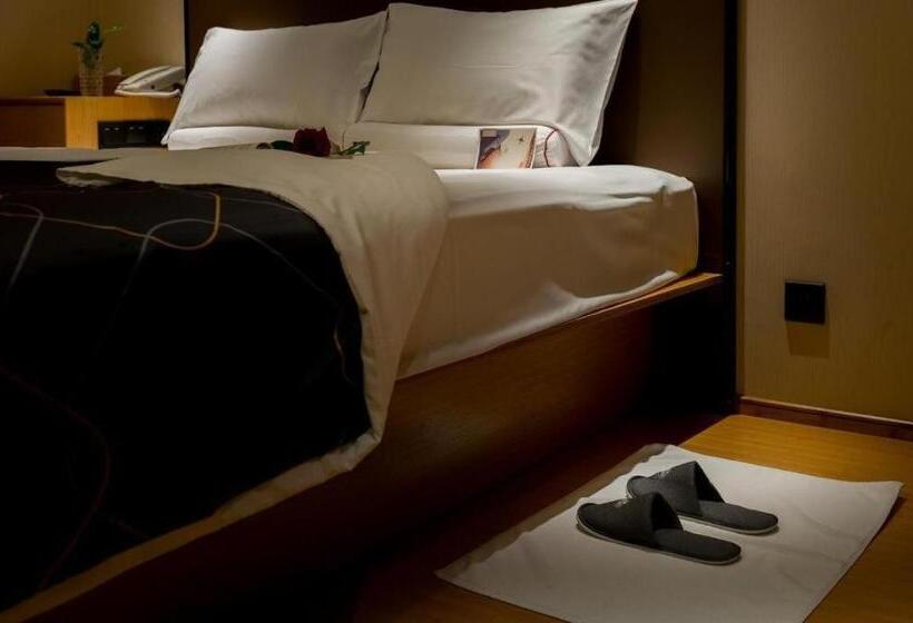 Chonpines Hotels·leshan Giant Buddha