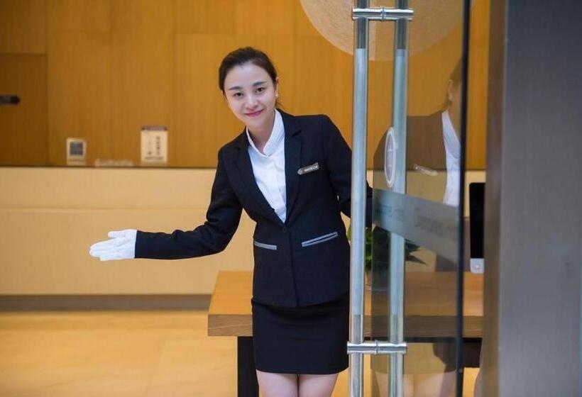 Chonpines Hotels·leshan Giant Buddha