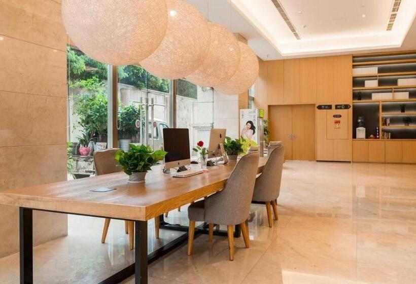 Chonpines Hotels·leshan Giant Buddha