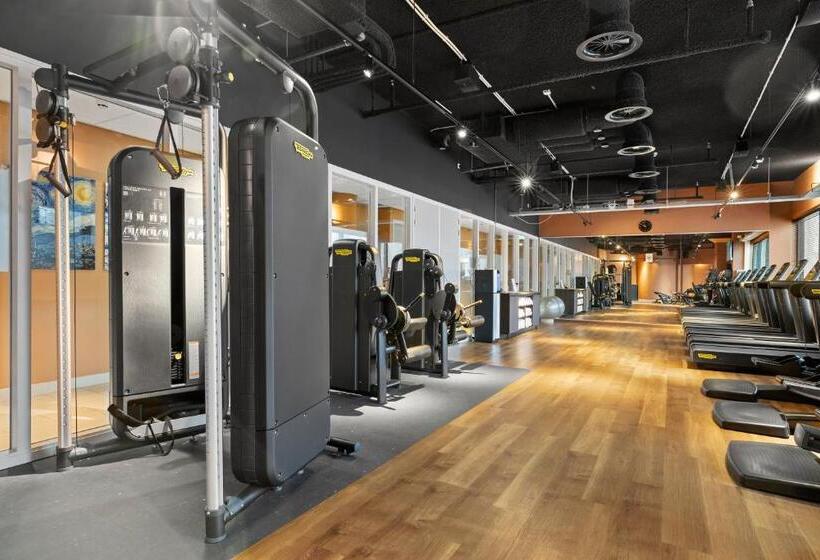 Corendon Amsterdam Schiphol Airport, a Tribute Portfolio Hotel