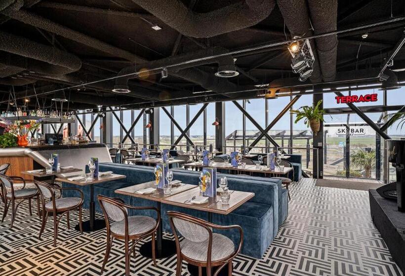 Corendon Amsterdam Schiphol Airport, a Tribute Portfolio Hotel