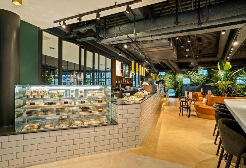 Corendon Amsterdam Schiphol Airport, a Tribute Portfolio Hotel