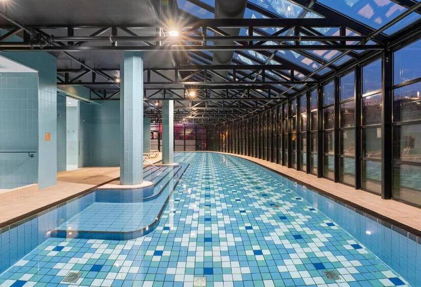 Corendon Amsterdam Schiphol Airport, a Tribute Portfolio Hotel