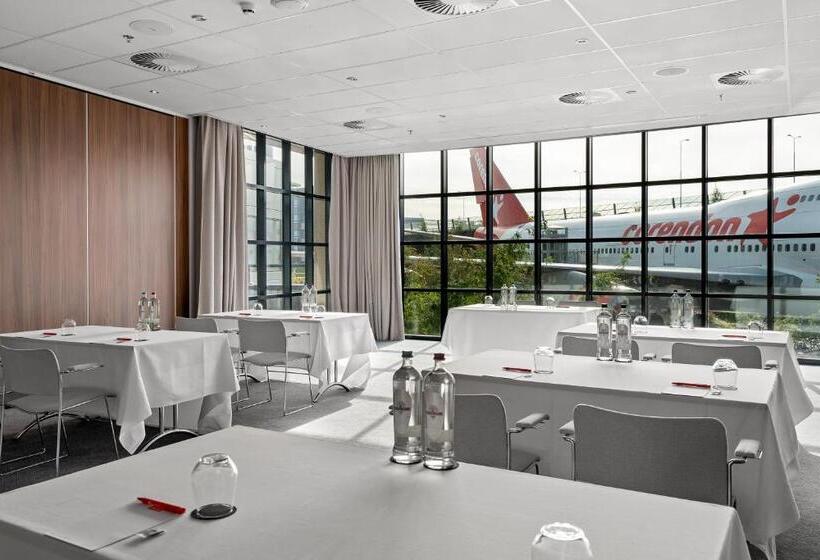 Corendon Amsterdam Schiphol Airport, a Tribute Portfolio Hotel