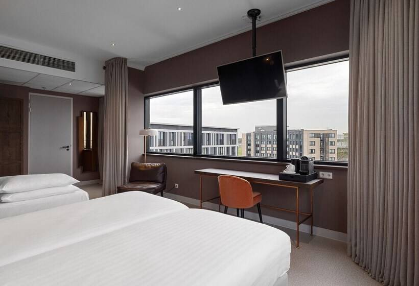 Corendon Amsterdam Schiphol Airport, a Tribute Portfolio Hotel