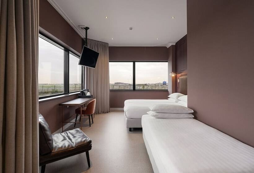 Corendon Amsterdam Schiphol Airport, a Tribute Portfolio Hotel