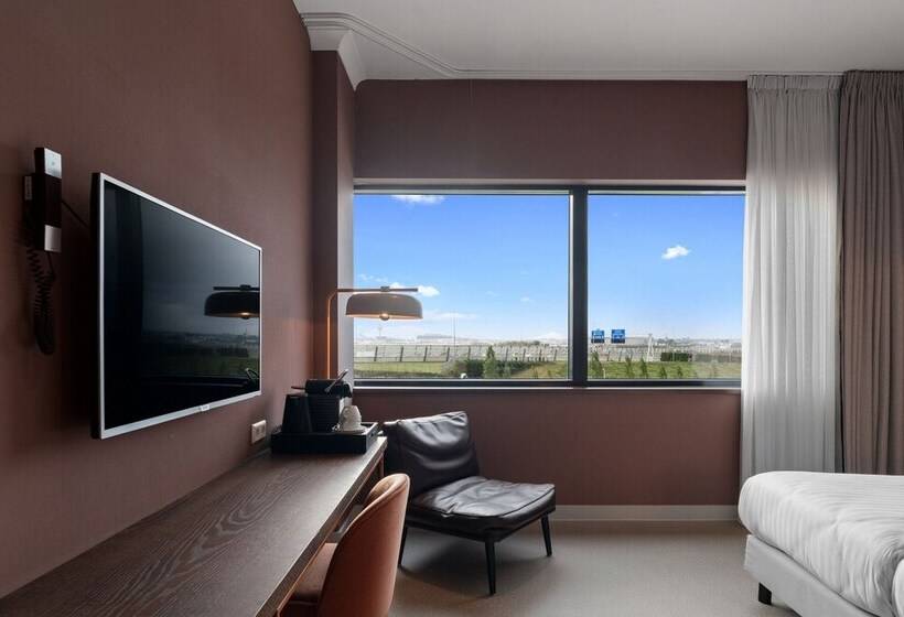 Corendon Amsterdam Schiphol Airport, a Tribute Portfolio Hotel