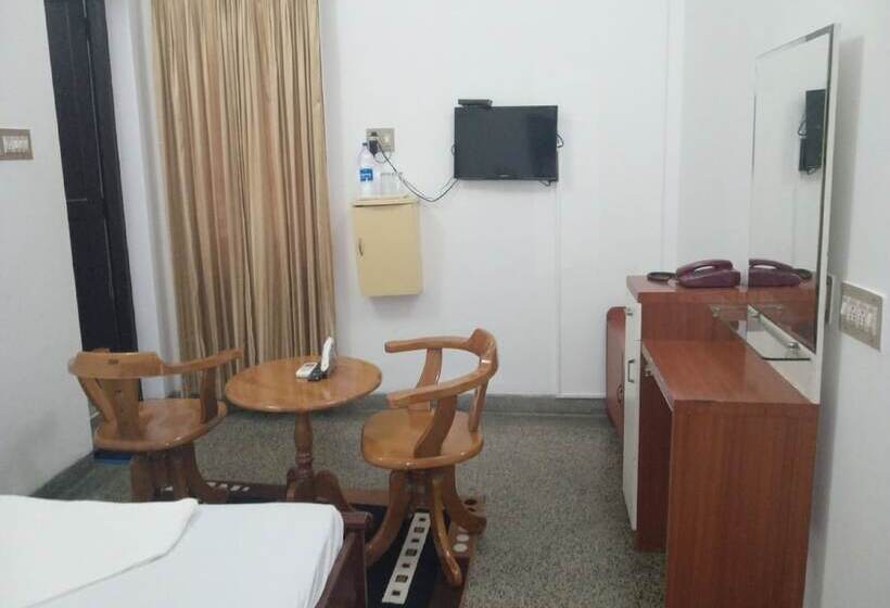 ホテル Mehaa Paradise Family Guest House