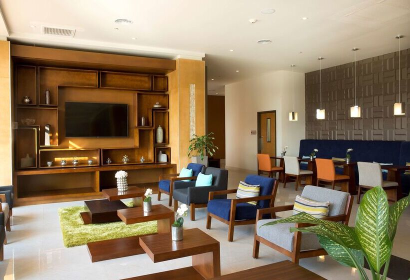 ホテル Hampton Inn & Suites by Hilton Paraiso