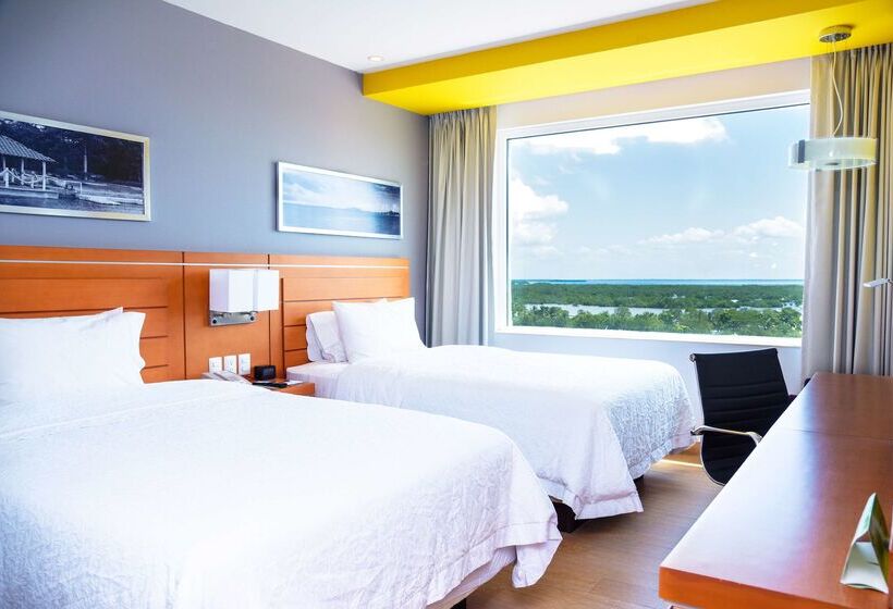 ホテル Hampton Inn & Suites by Hilton Paraiso