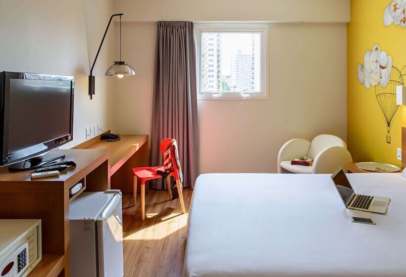 בית מלון כפרי Nacional Inn Bauru