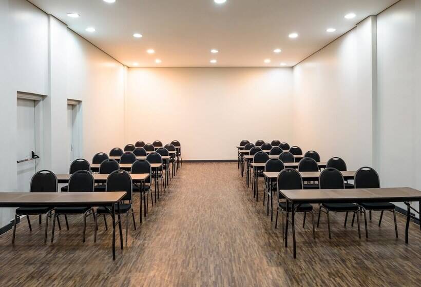 בית מלון כפרי Nacional Inn Bauru