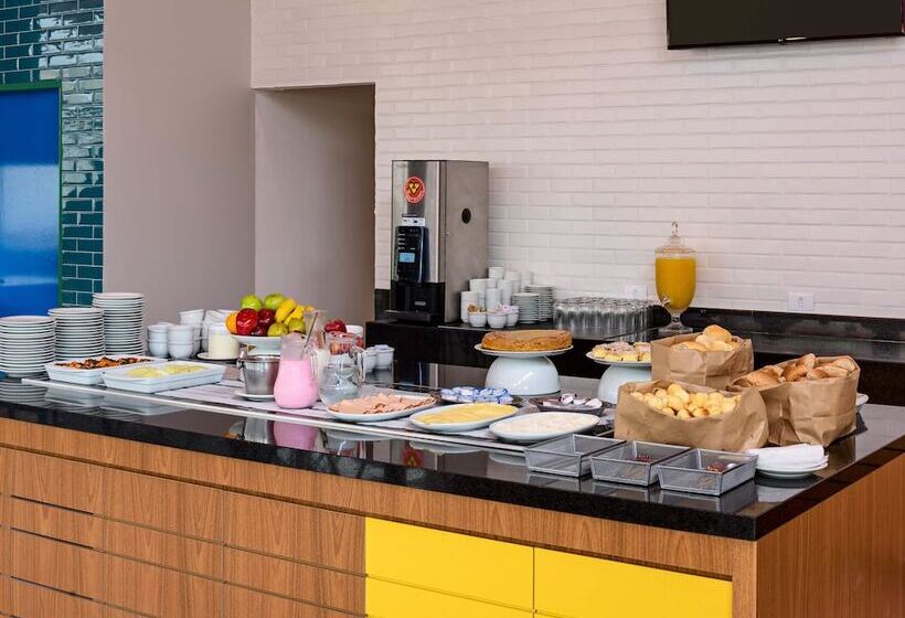 בית מלון כפרי Nacional Inn Bauru