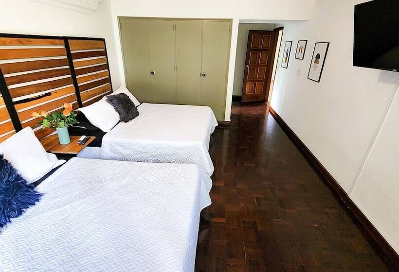 Отель Luxury Villa In Provenza