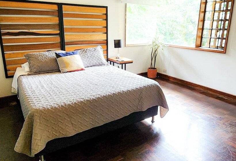 Отель Luxury Villa In Provenza