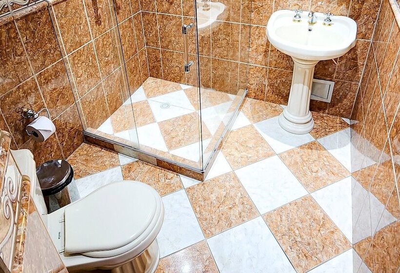 Отель Luxury Villa In Provenza