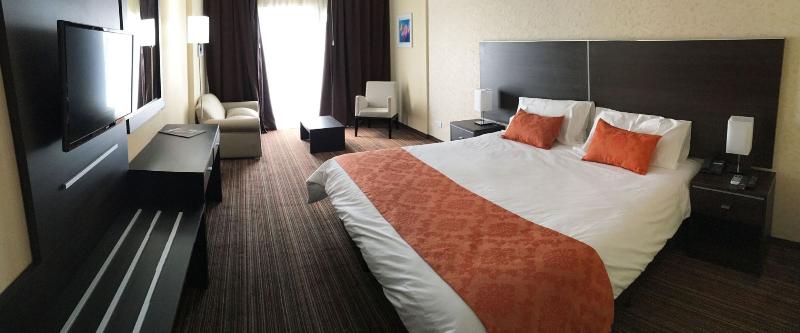 Отель Howard Johnson By Wyndham Pergamino