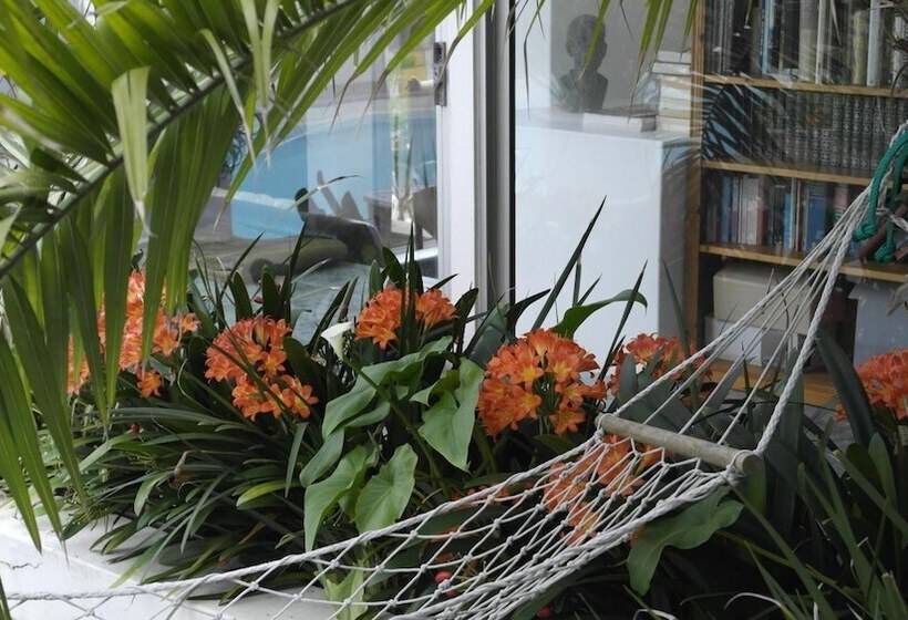 Admiralty Bed & Breakfast