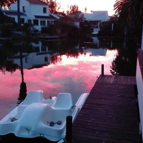 Admiralty Bed & Breakfast