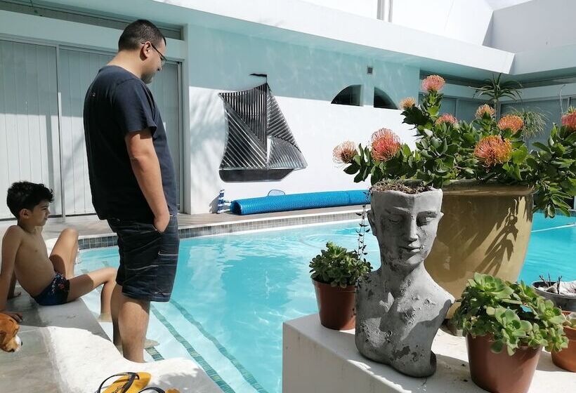 Admiralty Bed & Breakfast