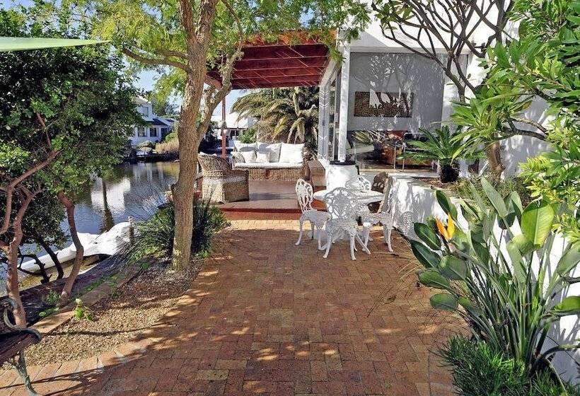 Admiralty Bed & Breakfast