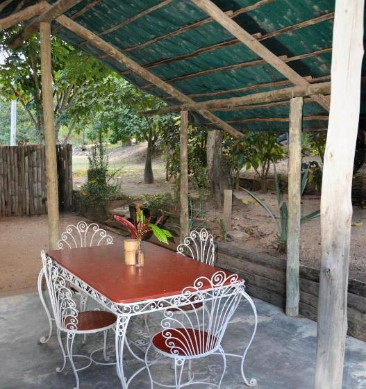 Общежитие Hazyview Adventure Backpackers