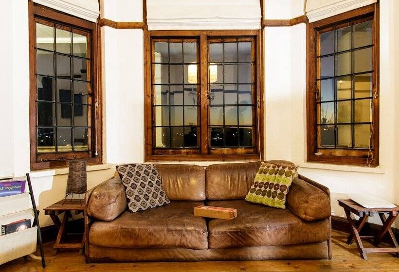 هاستل Karoo Soul