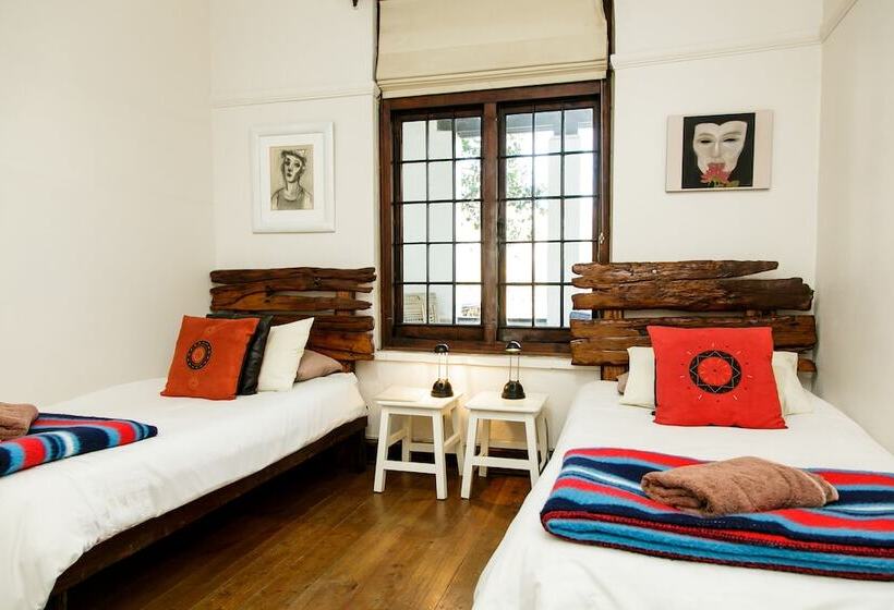 هاستل Karoo Soul