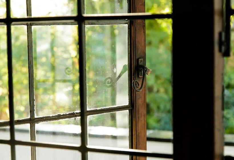 هاستل Karoo Soul