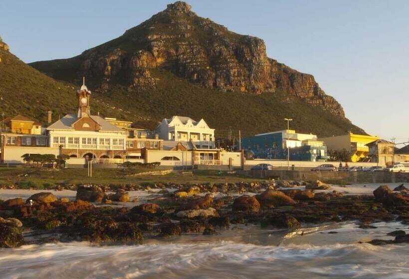 فندق صغير Stoked Backpackers