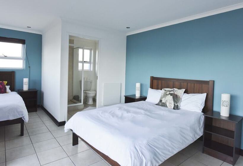 فندق صغير Stoked Backpackers