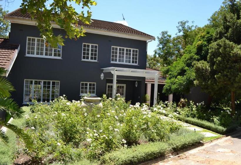 مبيت وإفطار The Garden Shed Guest House