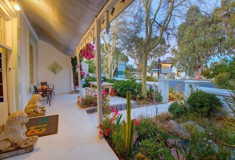 مبيت وإفطار 81 On Church Guest House