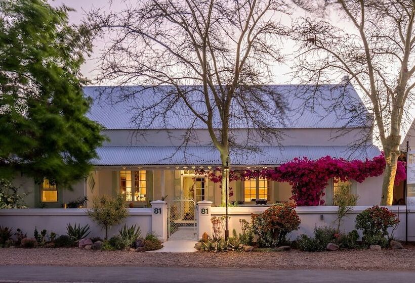 مبيت وإفطار 81 On Church Guest House