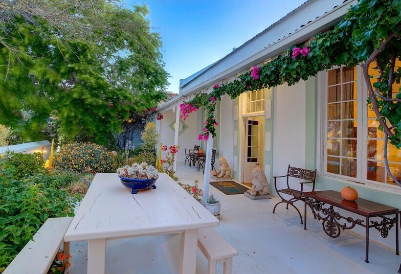 مبيت وإفطار 81 On Church Guest House