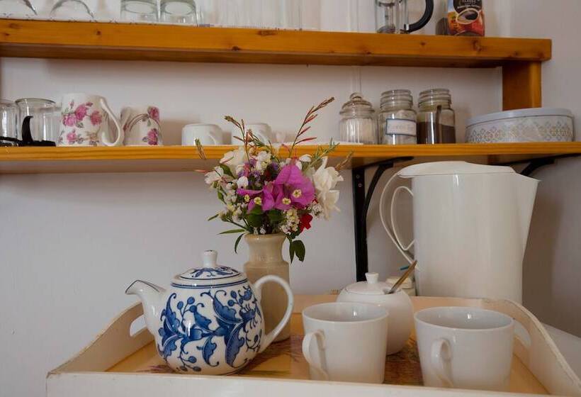 مبيت وإفطار 81 On Church Guest House