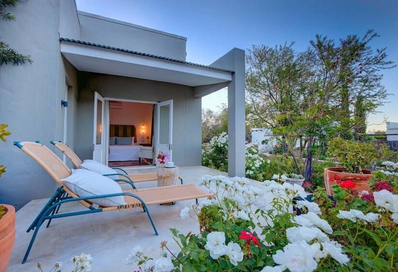 مبيت وإفطار 81 On Church Guest House