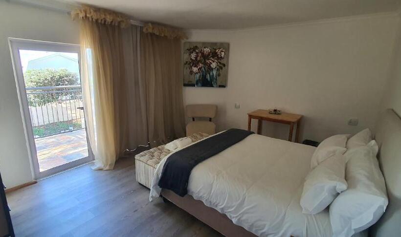 مبيت وإفطار Acacia Lodge