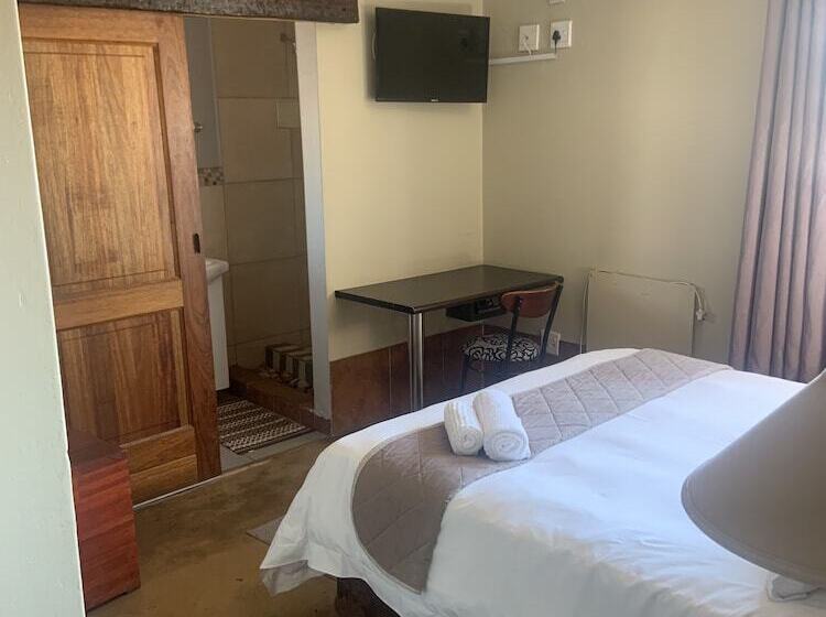 مبيت وإفطار Africa Footprints Guest House