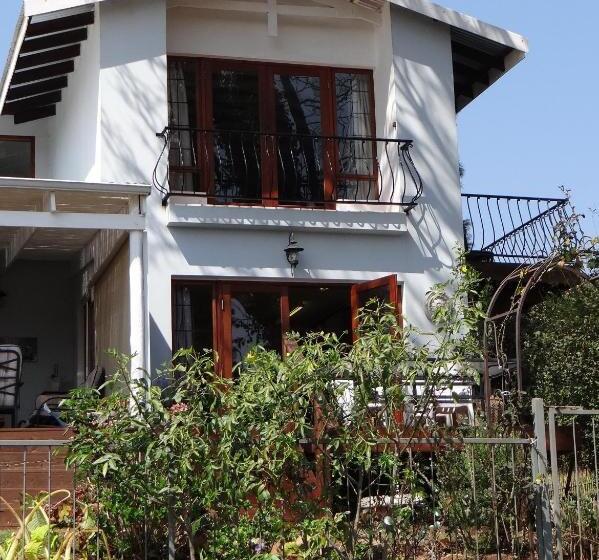 צימר Art Gallery Guest House