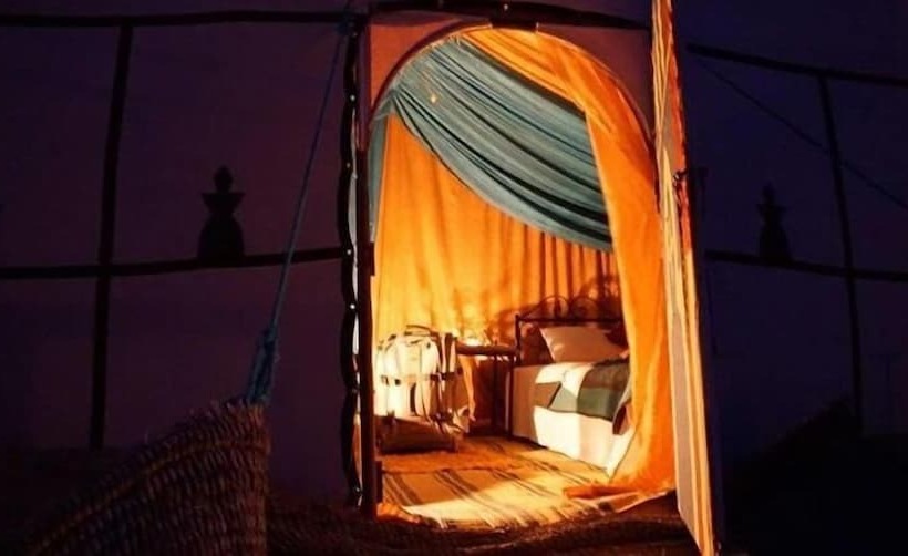 ベッドアンドブレックファースト Karim Sahara