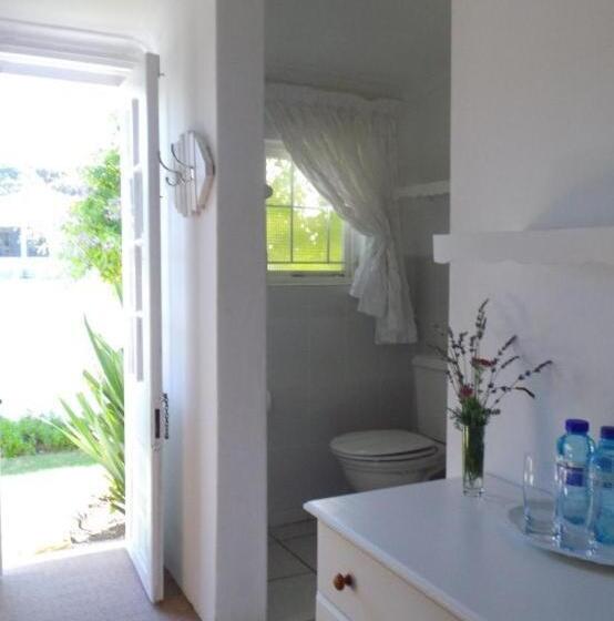 مبيت وإفطار Breeze Inn Guesthouse