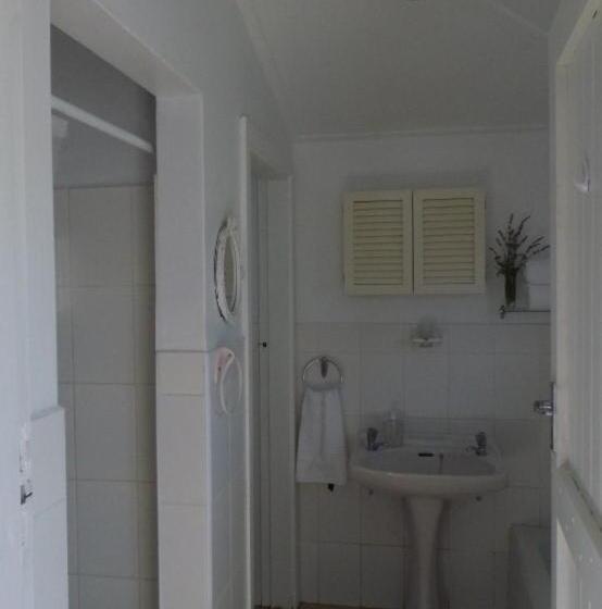 مبيت وإفطار Breeze Inn Guesthouse